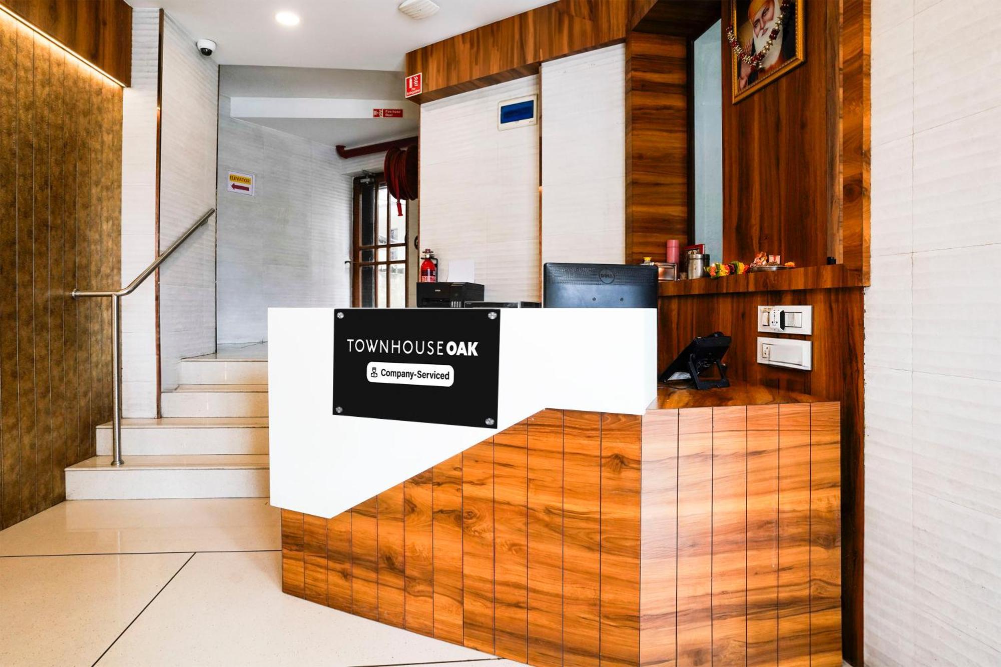 Hotel Super Townhouse Oak Vashi Turambhe Exteriér fotografie