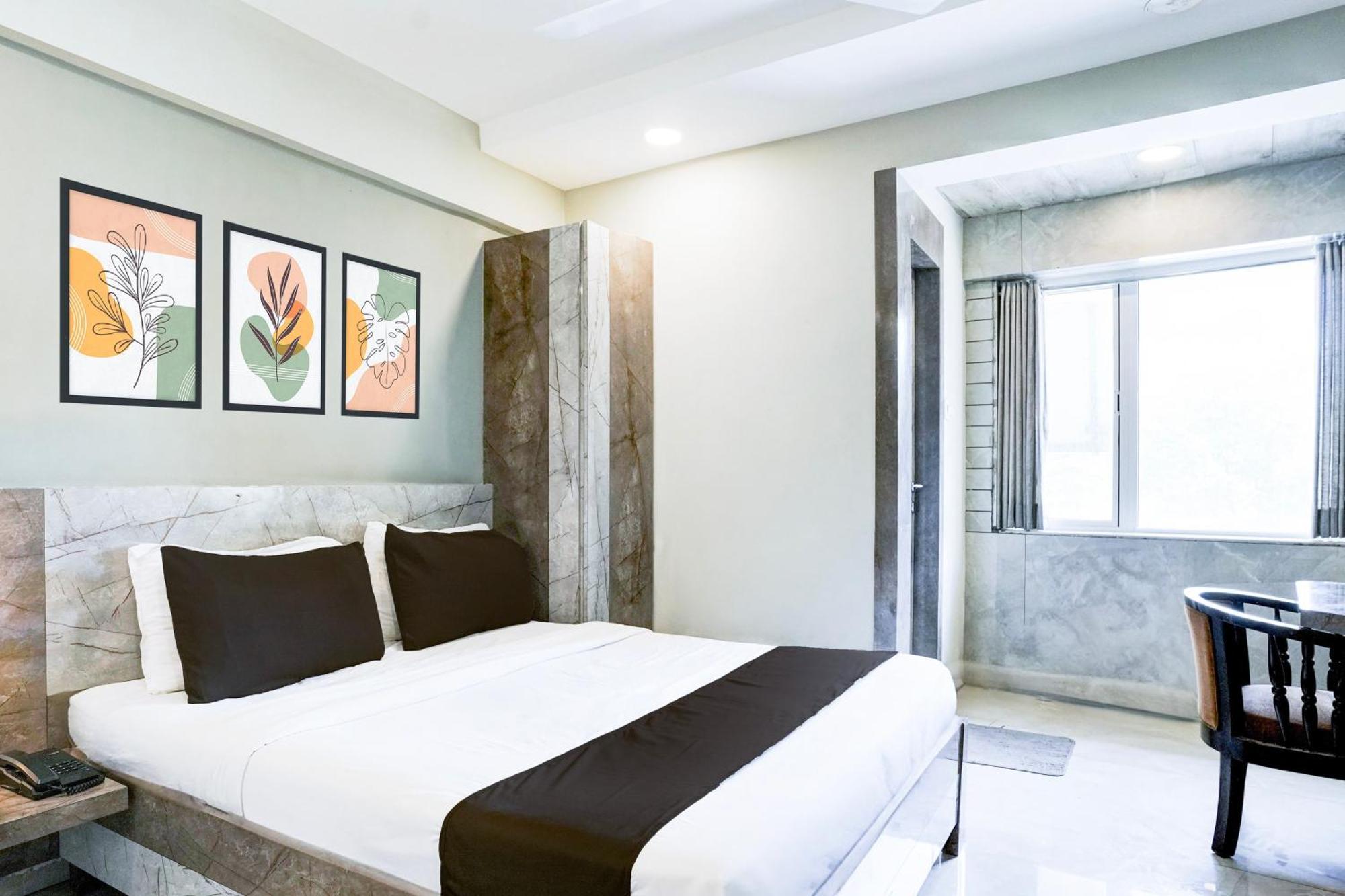 Hotel Super Townhouse Oak Vashi Turambhe Exteriér fotografie
